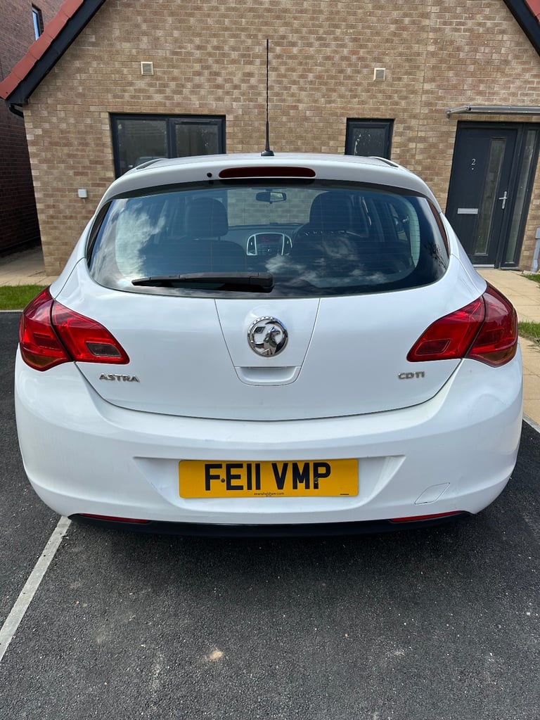 2011 Vauxhall Astra 1.7 Diesel 3 Months Mot Full Service Excellent Condition Car