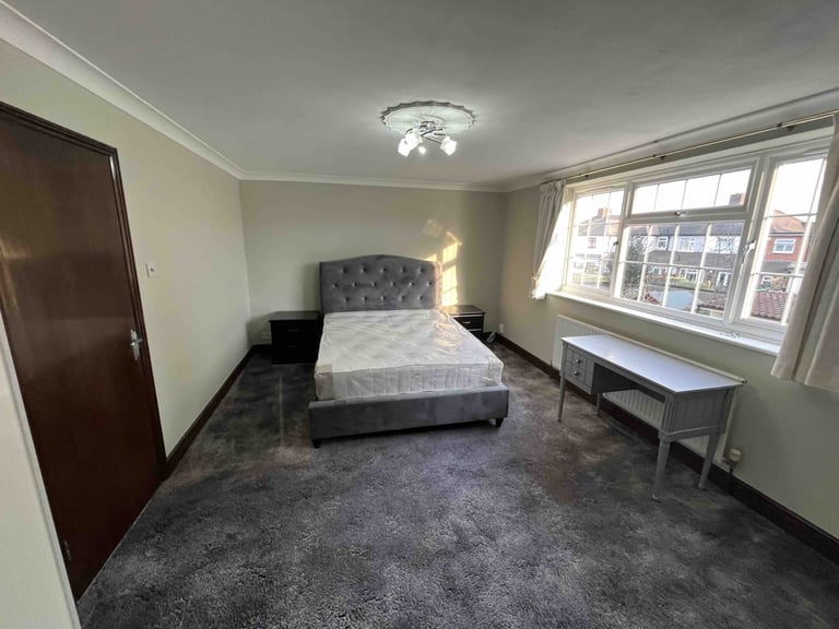 3 bedrooms in 63 Carterhatch Road, EN3 5LT