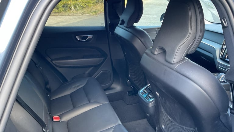 2023 Volvo XC60 2.0 B5 MHEV Plus SUV 5dr Petrol Hybrid Auto AWD Euro 6 (s/s) (250 ps) ESTATE Petr...