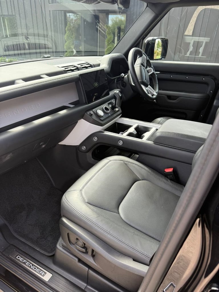 2024 74 LAND ROVER DEFENDER 2.0 P300E 15.4KWH X-DYNAMIC HSE SUV 5DR PETROL PLUG-