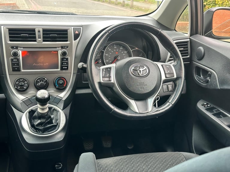 2011 Toyota Verso 1.33 Dual VVT-i T Spirit Euro 5 5dr MPV Petrol Manual