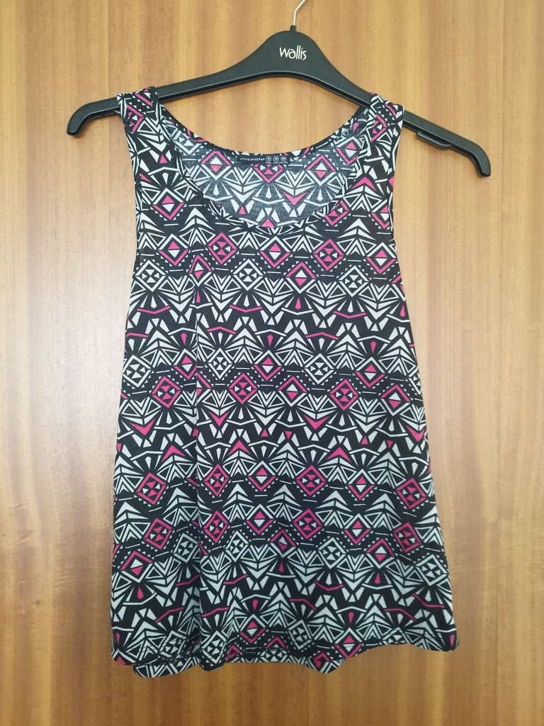 Black white pink patterned tank top 10