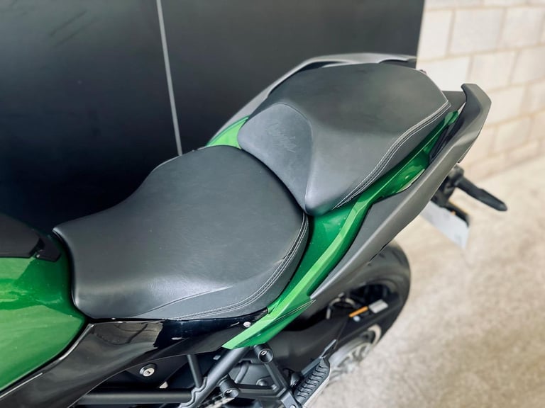 STUNNING ONE OWNER 2023/23 KAWASAKI NINJA H2 SX PERFORMANCE MOTORCYCLE 