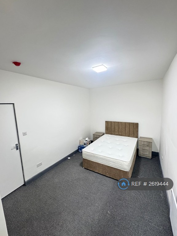 6 bedroom house in Keswick Road, Blackpool, FY1 (6 bed) (#2619444)