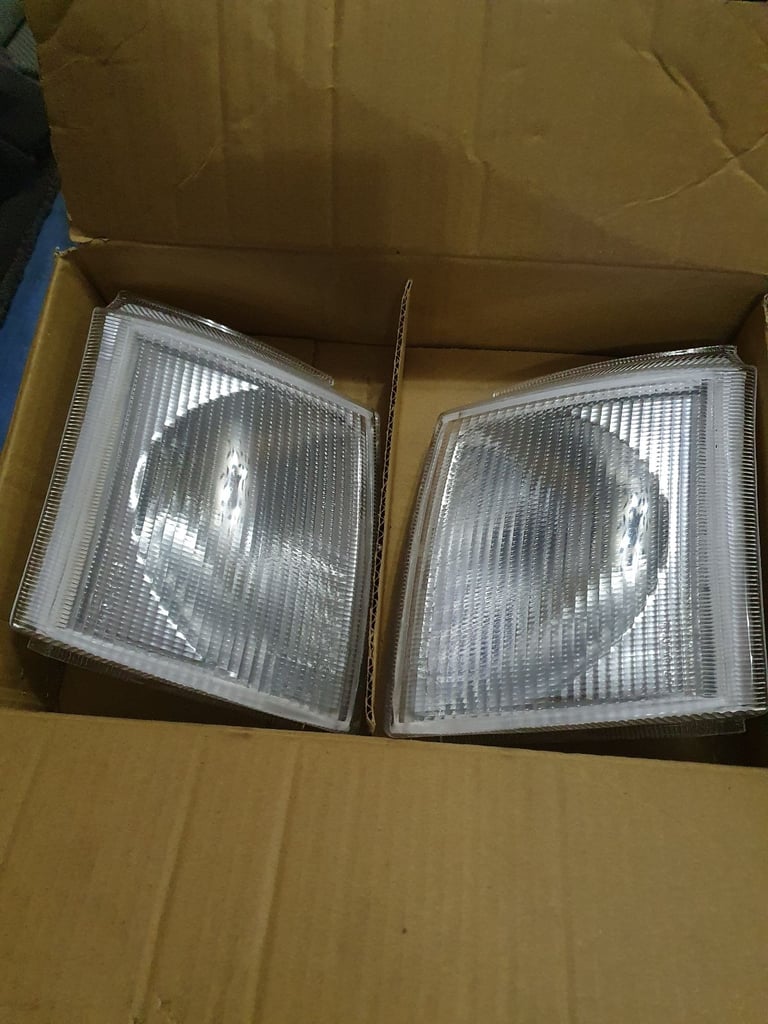 FORD TRANSIT MK3 MK4 MK5 SMILEY CLEAR LENSE INDICATORS PAIR NEW 