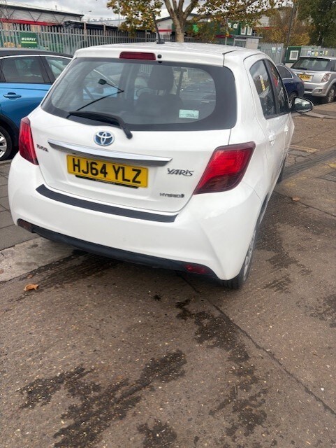 2015 Toyota Yaris 1.5 VVT-h Icon Hatchback 5dr Petrol Hybrid E-CVT Euro 6 (101