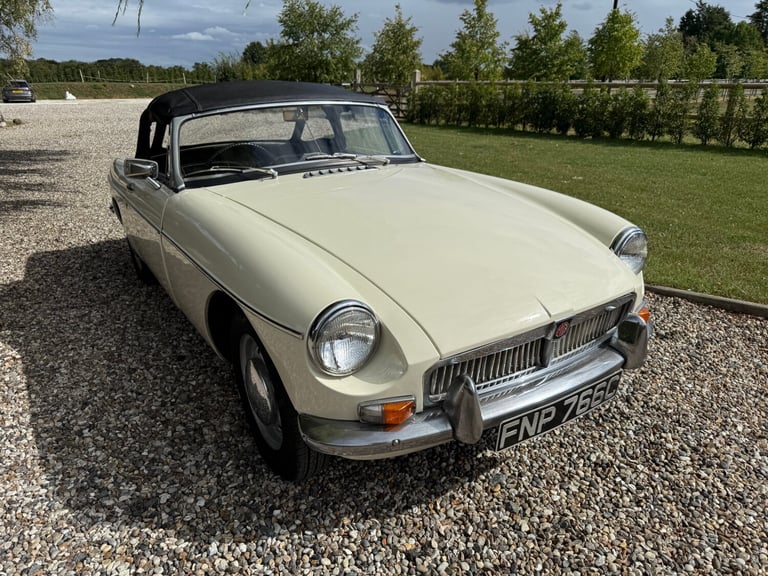1965 MG MGB Pull Handle Roadster  Convertible PETROL Manual