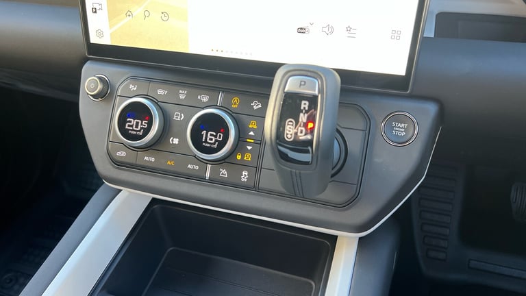 2026 Land Rover Defender 3.0 D350 X-Dynamic SE 110 (7 Seater) Diesel