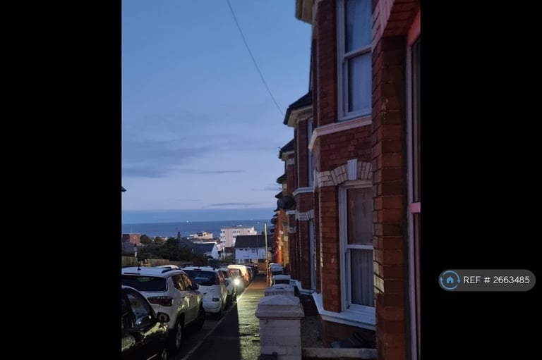 4 bedroom house in Grove Crescent, Teignmouth, TQ14 (4 bed) (#2663485)