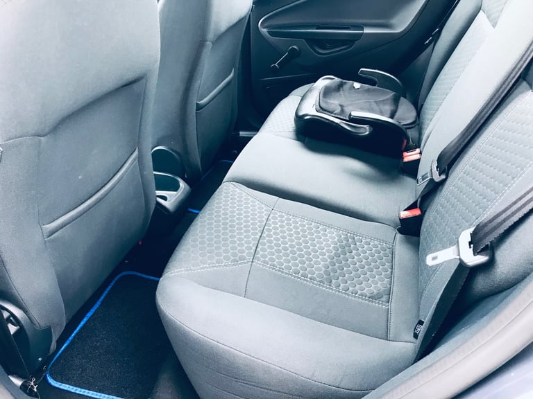 Automatic Ford, FIESTA, Hatchback, 2012, 1388 (cc), 5 doors