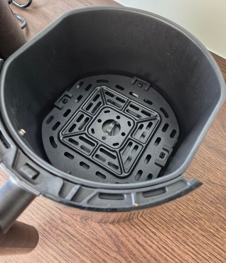 Dreo 3.8L Air Fryer, Recipe Book & Accessories