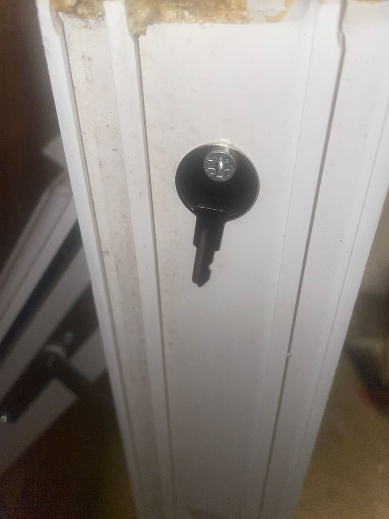 H 36.5 x W 47 cm - BEAUTIFUL SMALL GEORGIAN UPVC DOUBLE GLAZED WINDOW - CLEAR THERMAL (REF: SJ462)