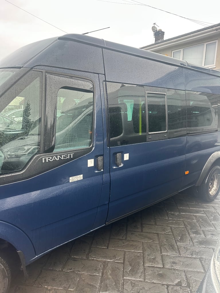 17 seater minibus 