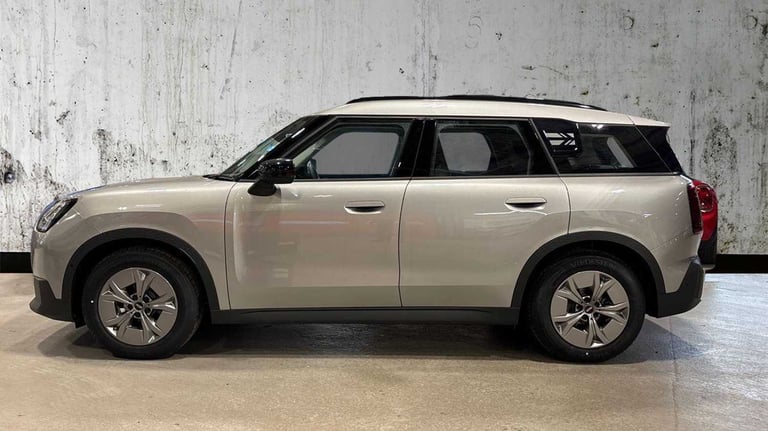 2024 MINI Countryman 150kW E Classic 66kWh 5dr Auto Hatchback Electric Automatic