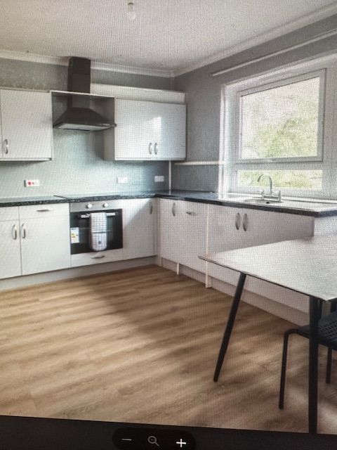 4 Bedroom 2 Bathroom HMO flat in Liberton