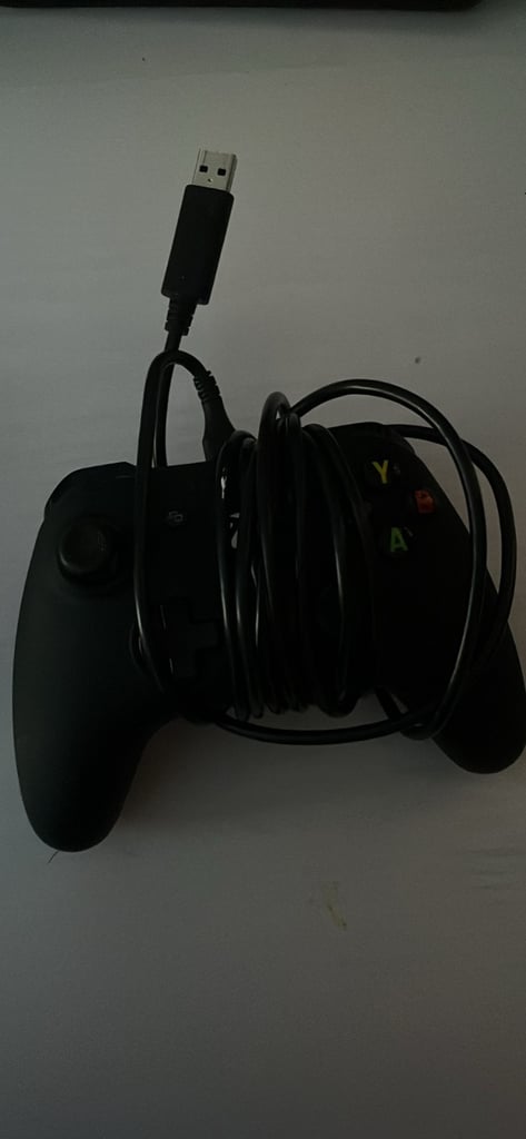 image for Xbox controller works fine *collection only