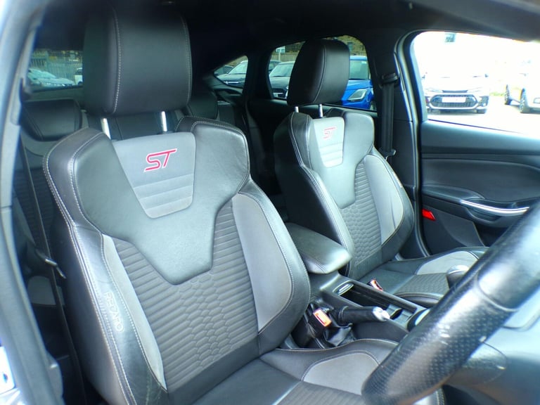 2018 Ford Focus 2.0 TDCi 185 ST-2 Navigation 5dr HATCHBACK DIESEL Manual