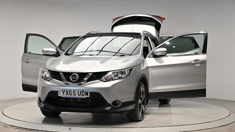 2015 Nissan Qashqai 1.6 dCi n-tec+ XTRON 2WD Euro 6 (s/s) 5dr HATCHBACK Diesel Automatic