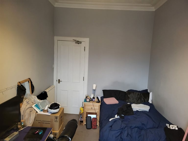 Room to rent in Leith near Leith walk and tram