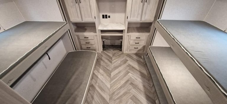 Brand New Forest River East To West Della Terra 323QB American Caravan 5th Wheel