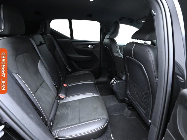 2019 Volvo XC40 2.0 D4 R-Design SUV 5dr Diesel Auto AWD Euro 6 (s/s) (190 ps) SUV DIESEL Automatic