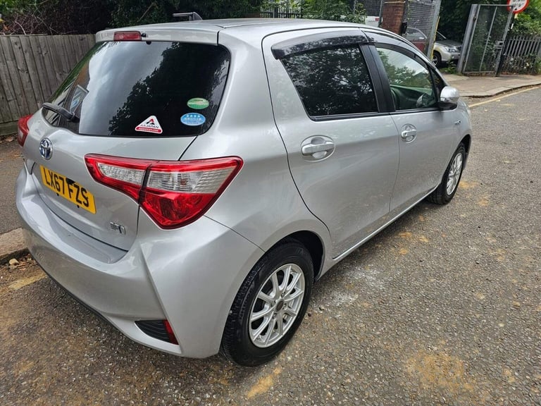 2018 Toyota Yaris 1.5 VVT-h Icon Tech E-CVT Euro 6 (s/s) 5dr Hatchback HYBRID ELECTRIC Automatic