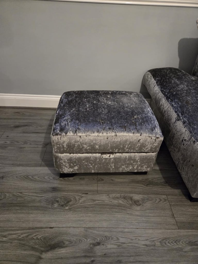 Corner settee, cuddle chair & pouffe absolute bargain 