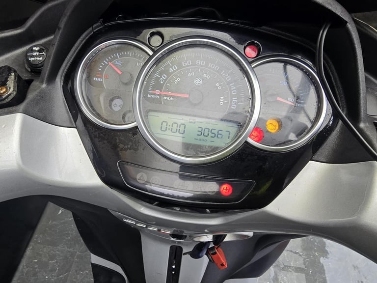 PIAGGIO MP3 300 YOURBAN LT PROJECT BIKE HPI CLEAR