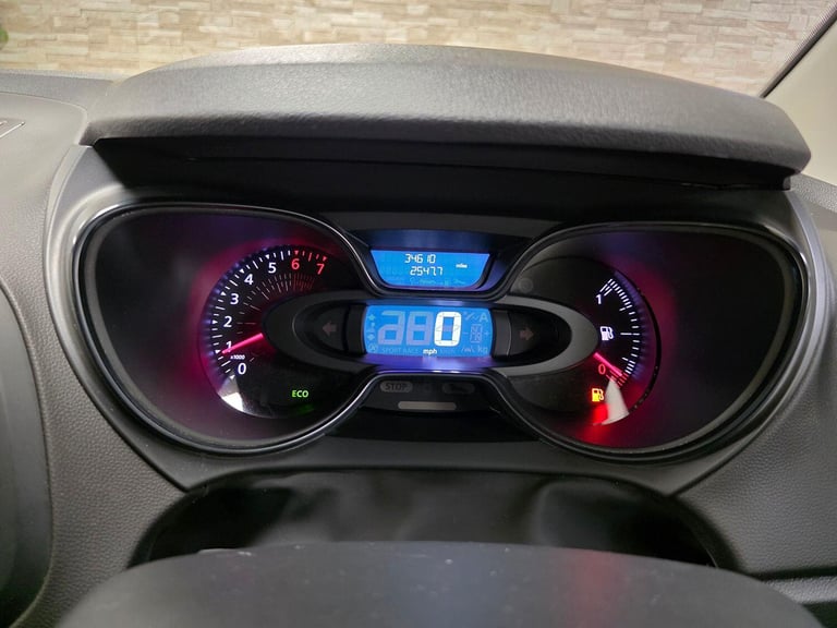 RENAULT CAPTUR 0.9 Iconic TCe 90 MY18 Blue Manual WARRANTY 12 MONTHS MOT