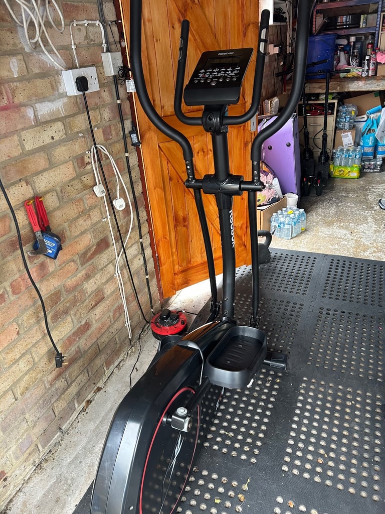 Reebok Cross Trainer ZRS ELLIPTICAL, Hardly Used, Mains Plug, No Manuel