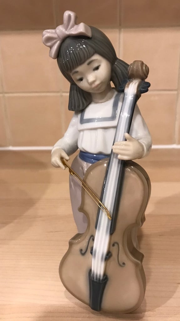 Nao by Lladro Figurine Girl with Cello Christmas 🎄 