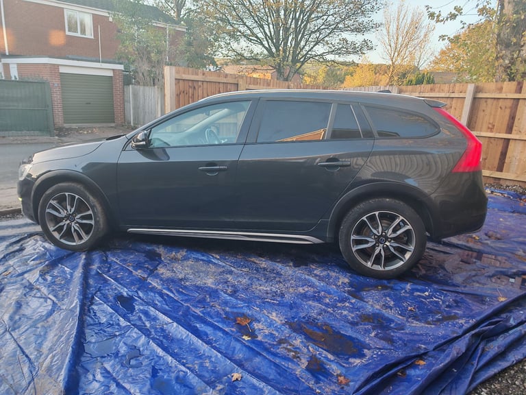 Volvo, V60, Estate, 2016, Semi-Auto, 2400 (cc), 5 doors
