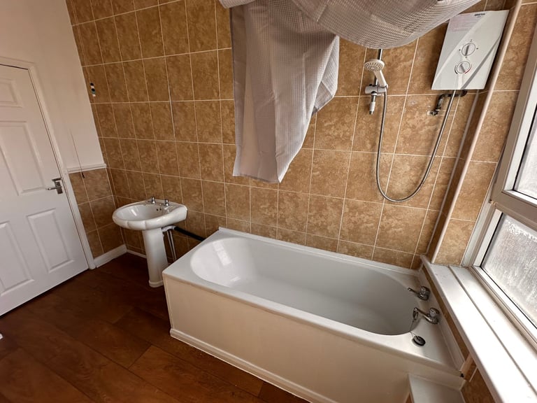 🏠 JOHN WILLIAMSON STREET- SOUTH SHIELDS -LARGE 3 BEDROOM HOUSE TO LET – DSS/UC WELCOME! 🏠