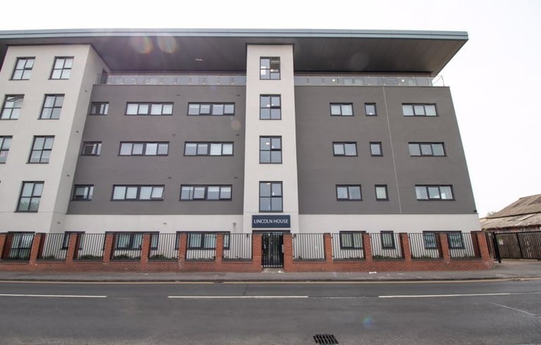 📍67 & 37 Lincoln House, Nelson St Bolton