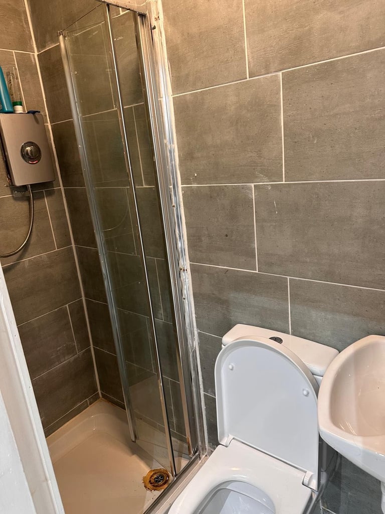 FARNWORTH 2 bedroom flat to rent