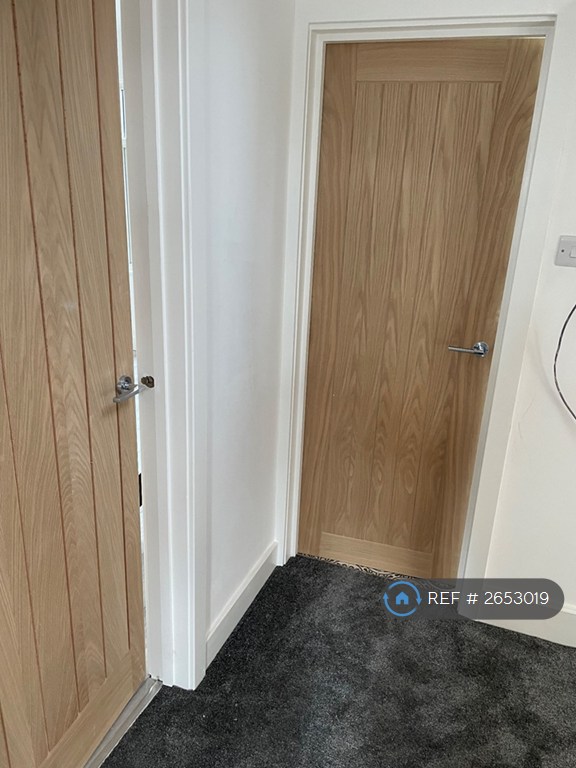 1 bedroom in Hereward Gardens, London, N13 (#2653019)
