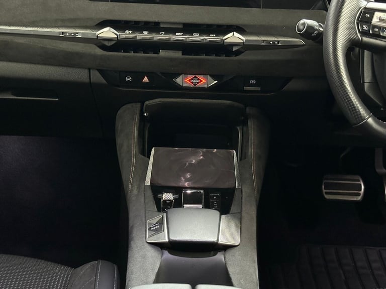 2023 DS Automobiles DS 4 1.6 E-TENSE 12.4kWh Performance Line + EAT8 Euro 6 (s/s) 5dr HATCHBACK P...