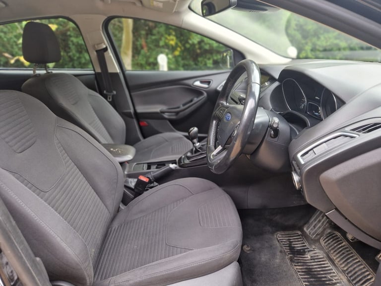 2015 Ford Focus 1.6 TDCi 115 Titanium 5dr HATCHBACK Diesel Manual - Image 11