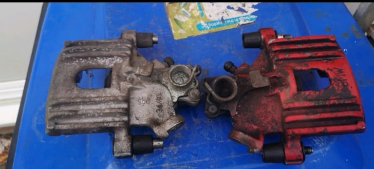 BMW MINI ONE COOPER S  JCW R53 R50 R52 REAR BRAKE CALIPERS PAIR USED