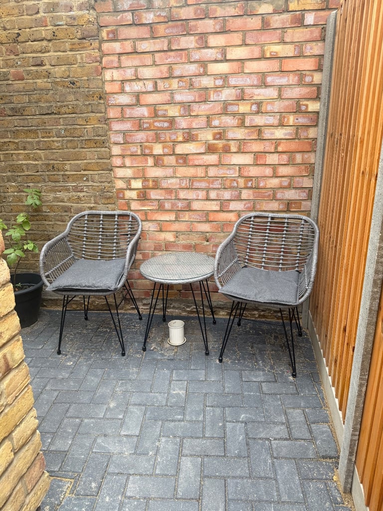 Stunning Newly Built One-Bed Duplex Flat  