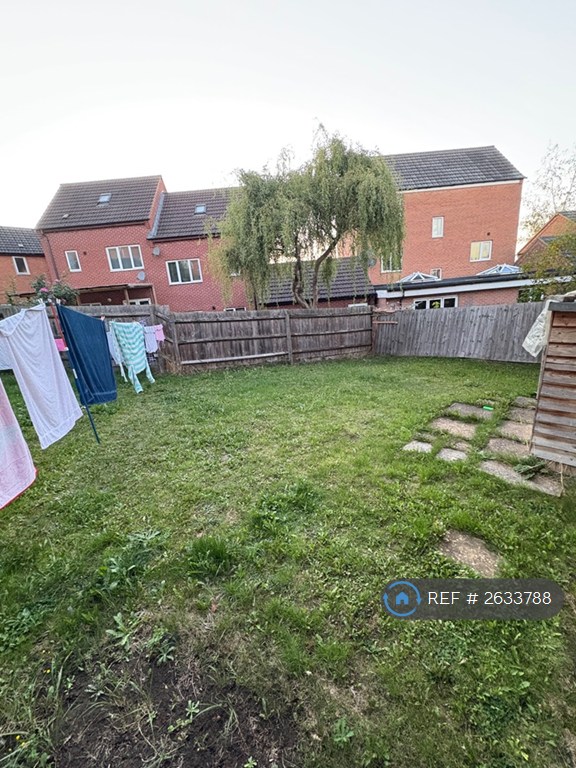 2 bedroom flat in Snape Close, Hamilton, Leicester, LE5 (2 bed) (#2633788)