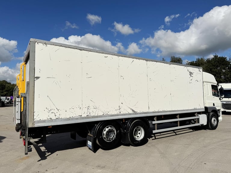 2020 DAF CF 340 6X2 BOX 