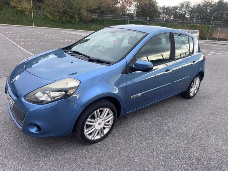2011 Renault Clio 1.6 VVT Initiale TomTom Auto Euro 5 5dr HATCHBACK Petrol Automatic