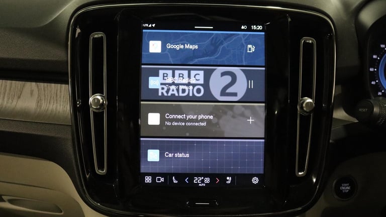  Volvo XC40 B4 (P) Ultimate Dark (360 Camera, Sunroof, BLIS) Petrol/Electric Hybrid Automatic