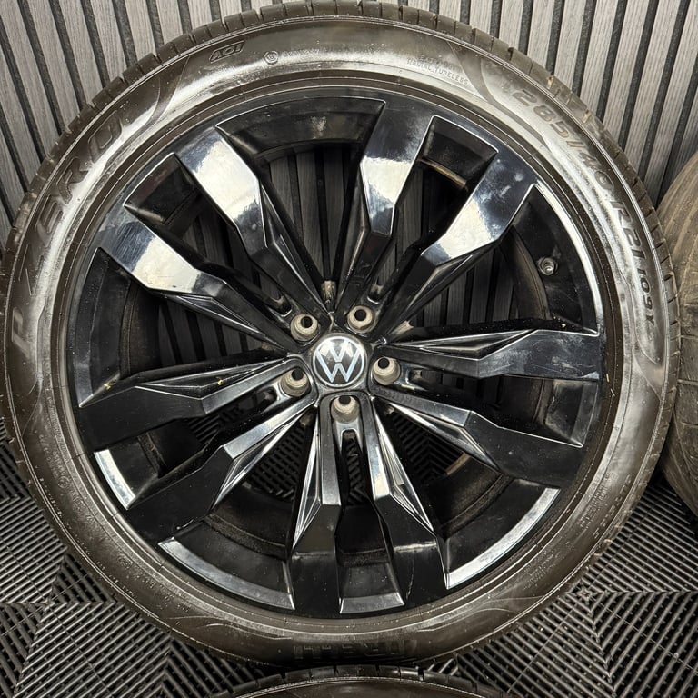 21'' GENUINE VW TOUAREG SUZUKA BLACK ALLOY WHEELS ALLOYS TYRES Q7