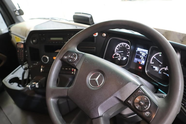 2015 (65 PLATE) Mercedes Benz Actros 1840 4x2 Euro 6 Tractor Units