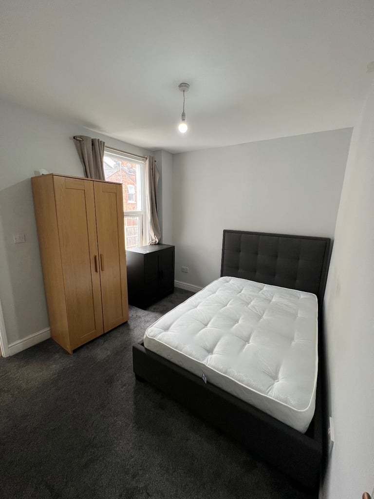 Double ensuite room available all bills including 