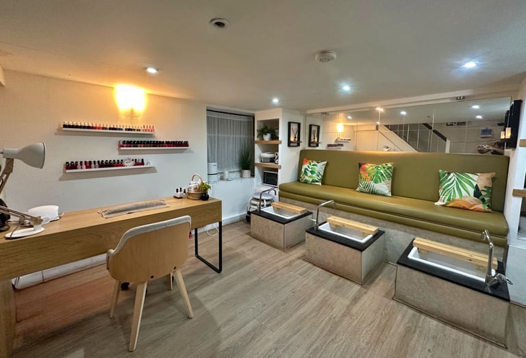 image for Nails space available for rent