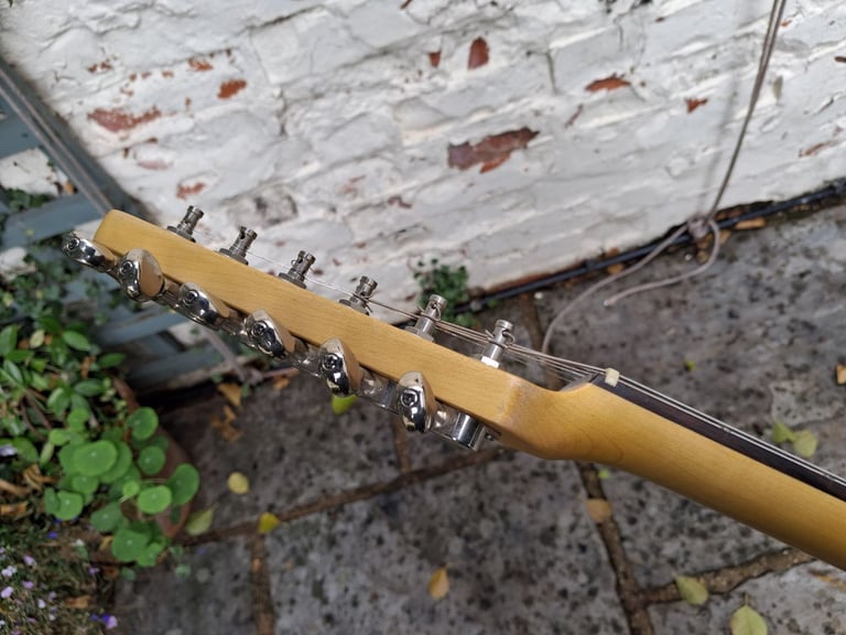 JHS Vintage Advance AV6 Laguna Blue Electric Guitar. New/old stock. Unplayed.