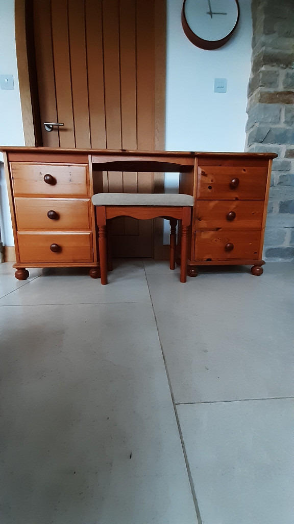pine desk and drawers 3/4 size with drawers and stool in Southwell